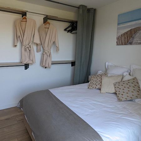 Chambre L A Tavel Exterior photo